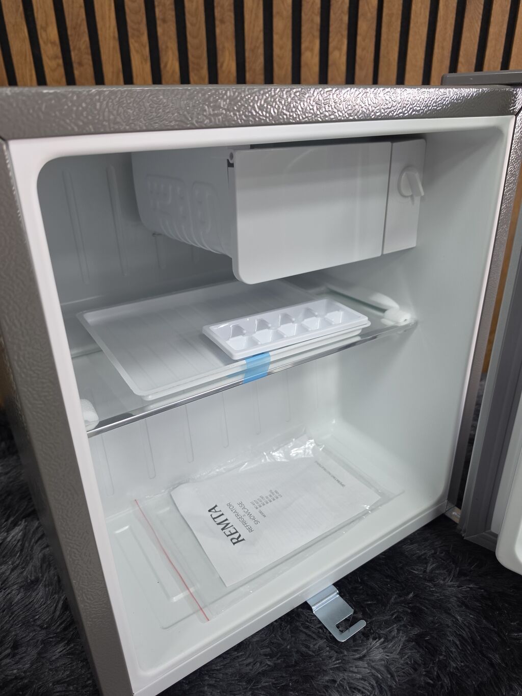 Yeni Mini Soyuducu Satılır, rəng - Gümüşü, Dolab içi — Soyuducular, Bakı (9)