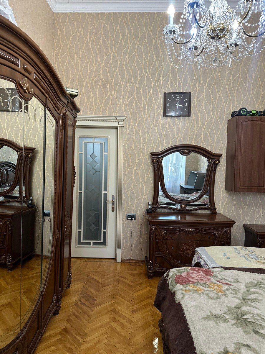 Satılır 4 otaqlı köhnə tikili 140 m² — Mənzil, Bakı (12)
