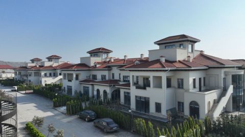 Satılır 4 otaqlı yeni tikili 198 m² — Bakı
