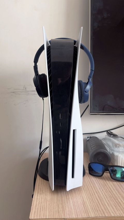 PS5 2 pult (rdr 2, kombat XL, black ops ıv) daımı hesabla bırlıkde — Bakı
