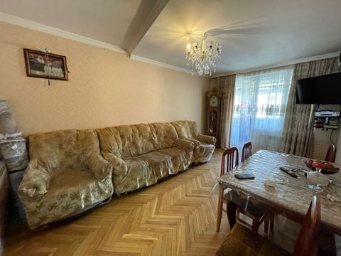 Satılır 2 otaqlı köhnə tikili 60 m² — Bakı