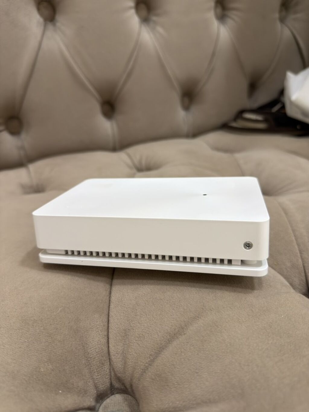 Ubiquiti UniFi Access Point/Router (model yazısı örtülü) – ağ — Şəbəkə və server avadanlığı, Xırdalan (3)
