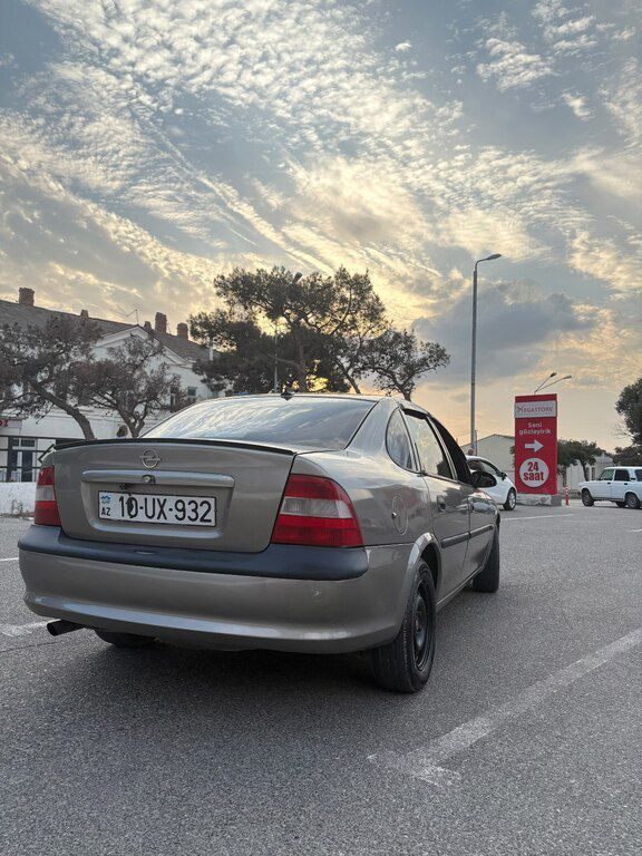 Opel Vectra, 1.6 L, 1997 il, 442 000 km 10-UX-932 — Avtomobillər, Bakı (2)