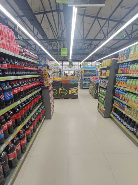 Satılır obyekt 1500 m² — Bakı
