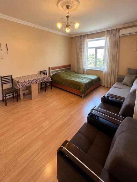 Satılır 1 otaqlı köhnə tikili 40 m² — Bakı