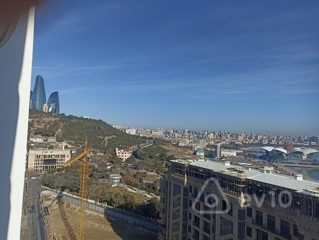 5 otaqlı mənzil, 303 m², Qurban Abbasov kucesi — Mənzil, Bakı (6)