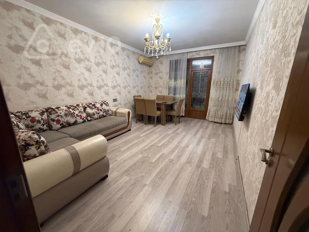 3 otaqlı mənzil, 80 m², Azerbaycan Razin — kirayə — Bakı