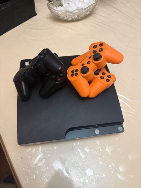 Playstation 3 Slim Satılırr — Bakı