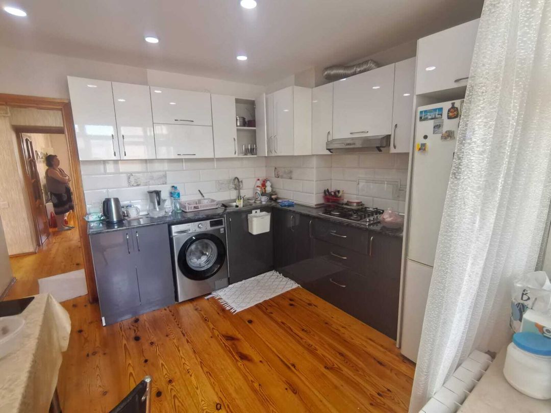 Satılır 2 otaqlı köhnə tikili 65 m² — Mənzil, Bakı (10)