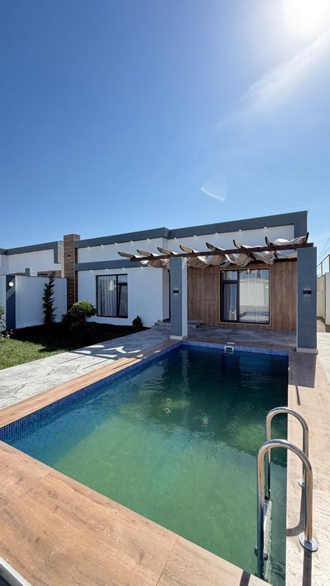 Satılır 4 otaqlı həyət evi/bağ evi 150 m² — Bakı
