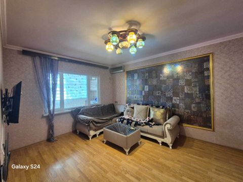 Satılır 2 otaqlı köhnə tikili 65 m² — Bakı