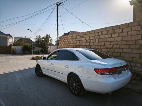 Hyundai Grandeur milvari biznes-sedan. Xüsusiyyətlər və avadanlıq — Mehdiabad