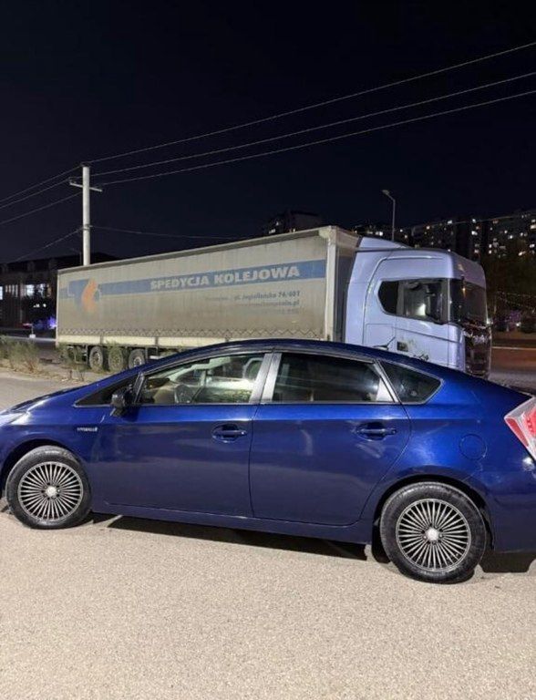 Toyota Prius, 1.8 L, 1.3 kWh, 2010 il, 217 000 km — Avtomobillər, Bakı (9)