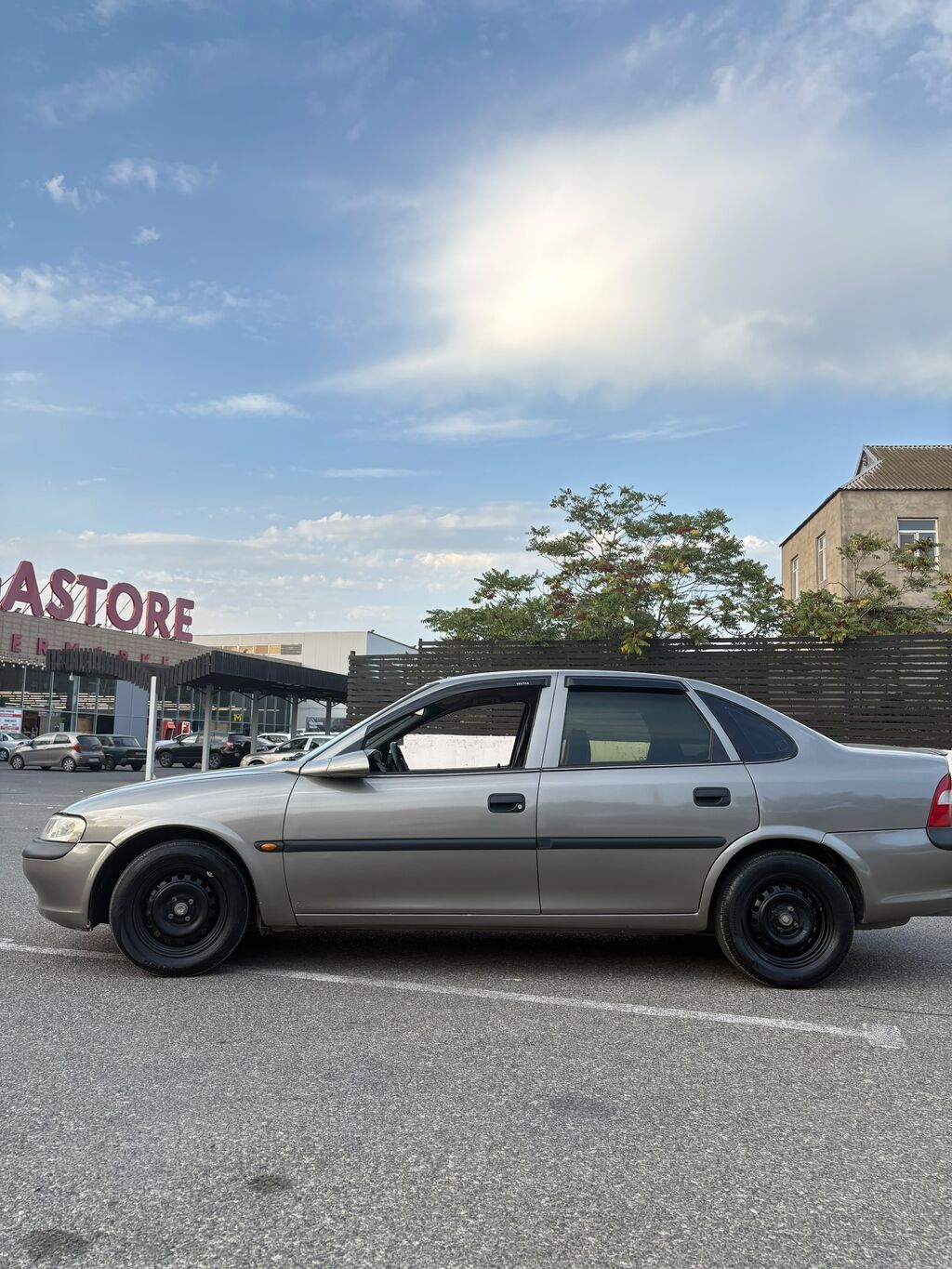 Opel Vectra: 1.6 l 1997 il 442000 km Sedan 10-UX-932 — Avtomobillər, Bakı (3)