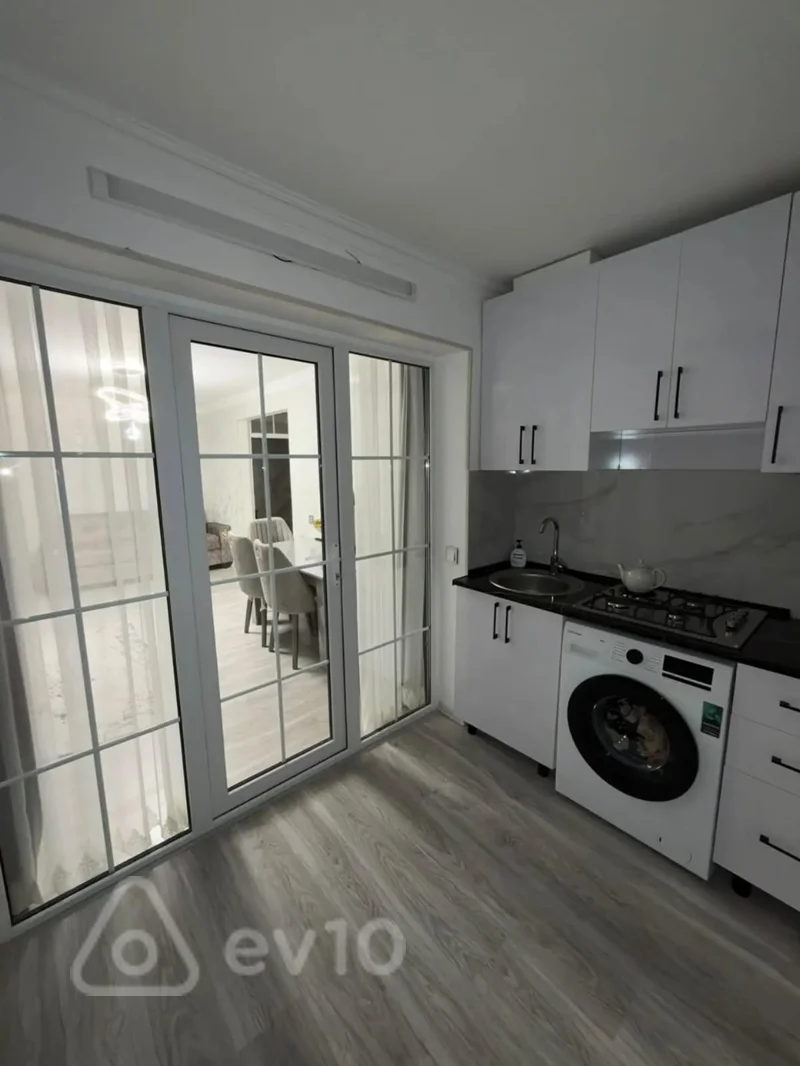 3 otaqlı mənzil, 95 m², Rüstəm Rüstəmov küçəsi — kirayə — Mənzil, Bakı (6)