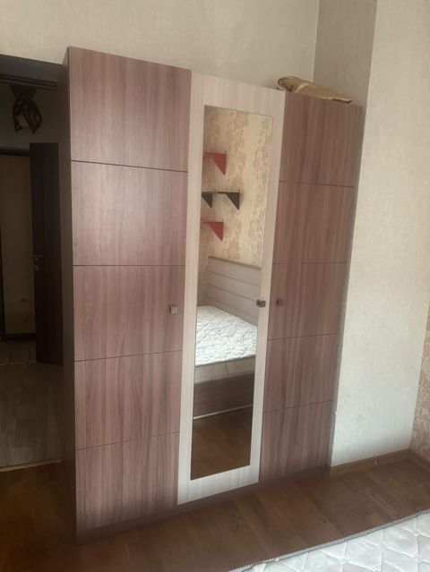 İşlənmiş, 3 qapılı, Güzgülü, Qəhvəyi, Taxta, Açılan, Düz dolab — Sumqayıt