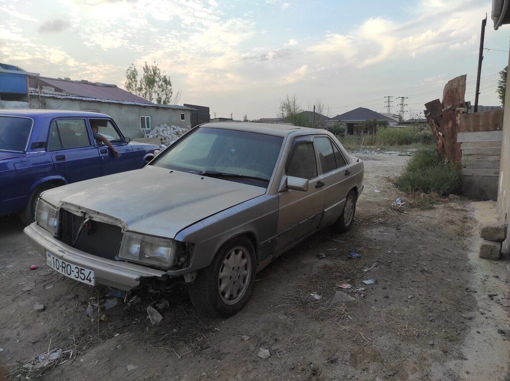 Mercedes 190, 2.0 L, 1990 il, 632 471 km 10-RO-354 — Avtomobillər, Bakı (2)