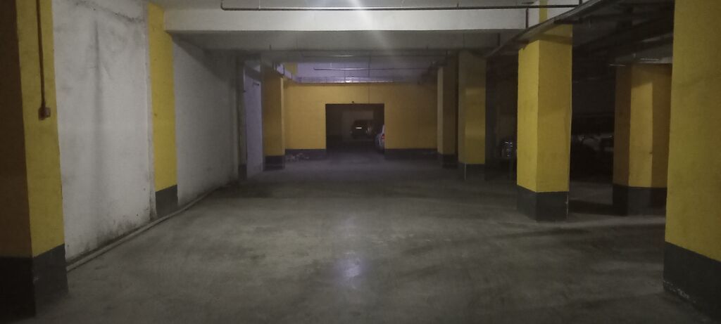 Qaraj 300 azn Azadlıq metrosu Yeni tikilinin qarajında.Aylıq İcarıyə — Garaj, Bakı (5)