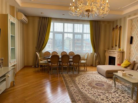 İcarəyə verilir 4 otaqlı yeni tikili 184 m² — Bakı