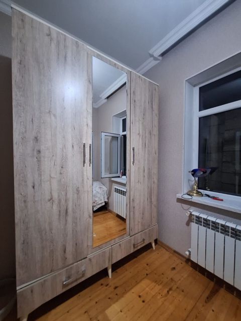 Dolab heç bir problemi yoxdu.İdeal veziyyetdedir.Qiymeti 160 azn.Ünvan — Min bir xirdavat dunyasi — Furniture