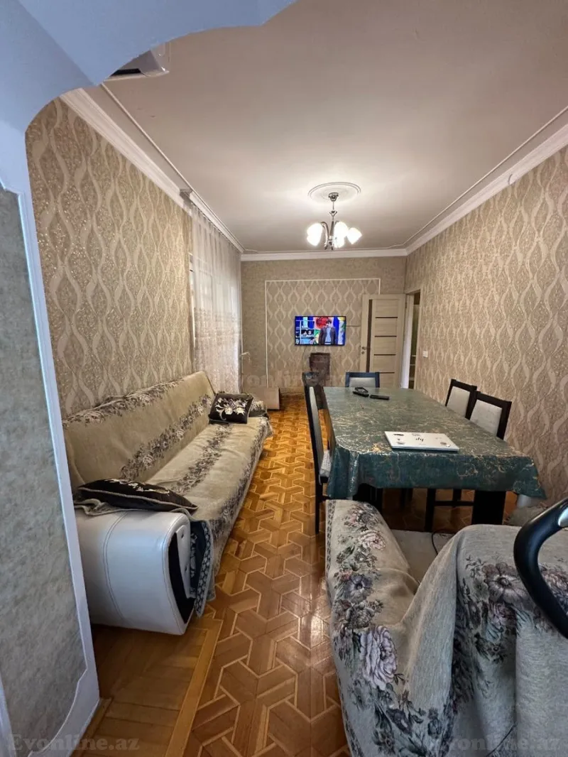 Satılır 4 otaqlı Mənzil Köhnə tikili 110 m² Bakı, Yasamal r., İnşaatçılar m — Bakı