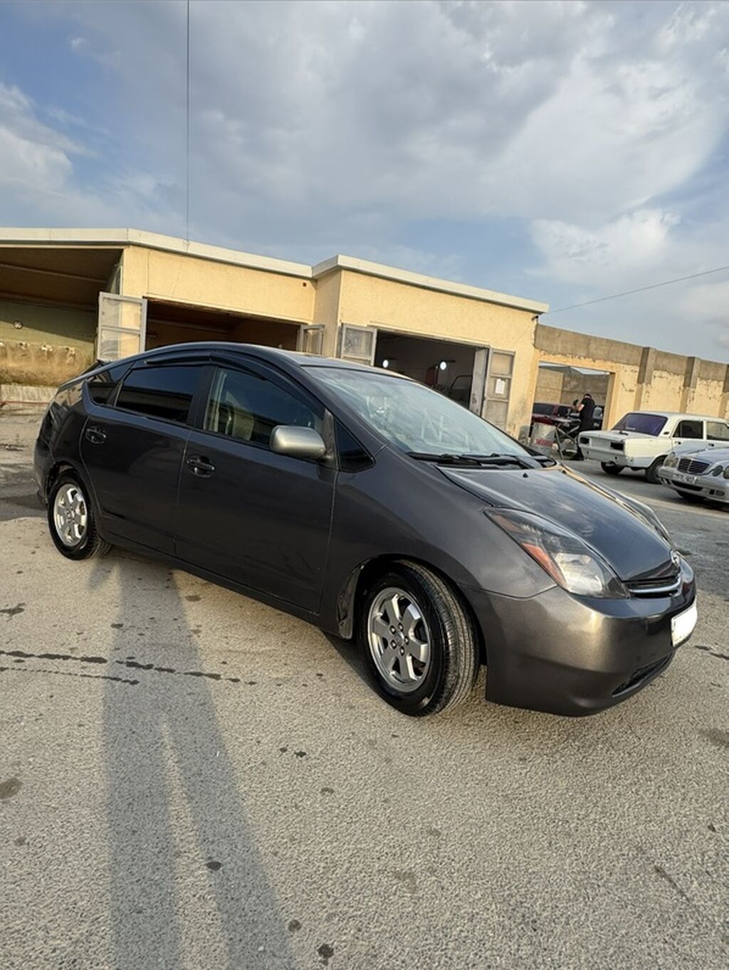 Toyota Prius (2-ci nəsil) hibrid hetçbek - Rəng: tünd boz/metallic — Avtomobillər, Digah (4)