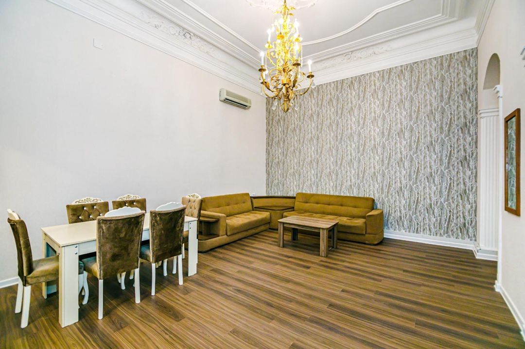 İcarəyə verilir 5 otaqlı köhnə tikili 160 m² — Mənzil, Bakı (9)