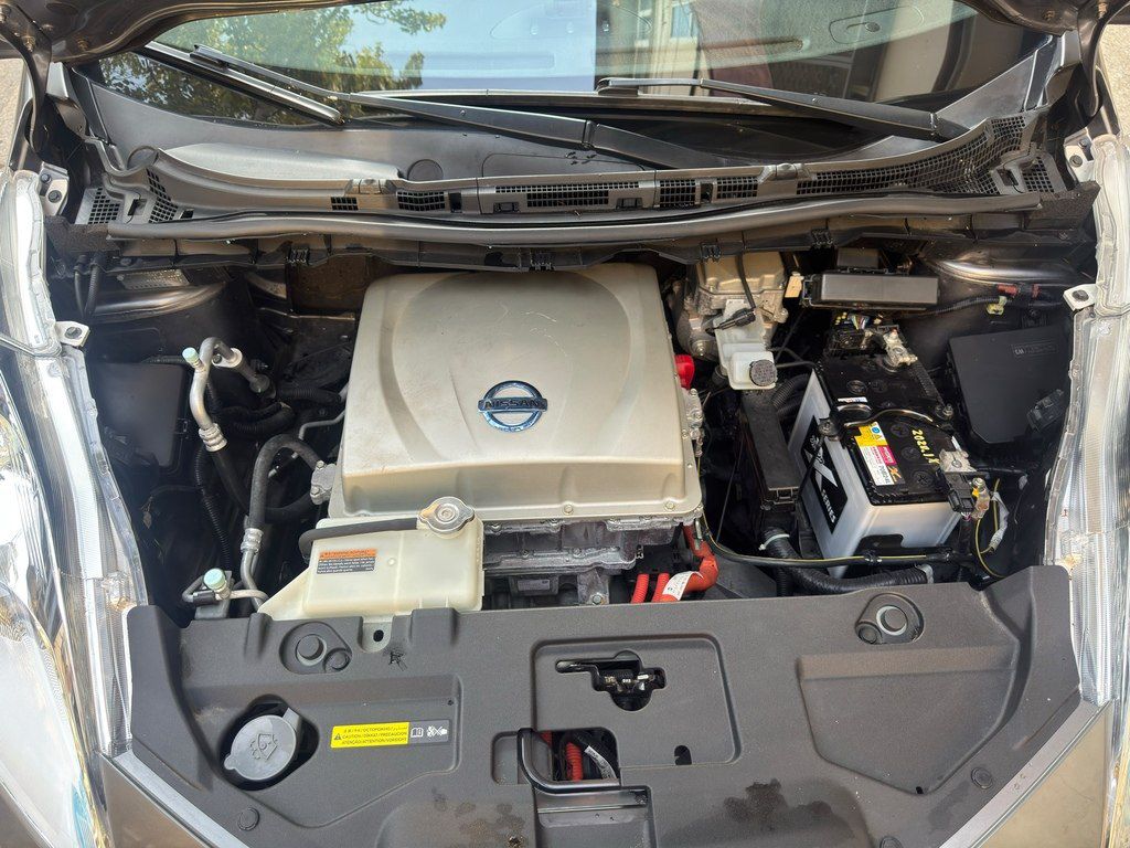 Nissan Leaf, 24 kWh, 2015 il, 39 500 km — Avtomobillər, Bakı (8)