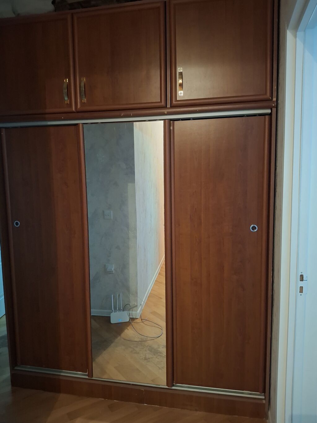 İşlənmiş, 3 qapılı, Güzgülü, Qəhvəyi, Taxta, Kupe, Düz dolab — Şkaflar, Mehdiabad (2)