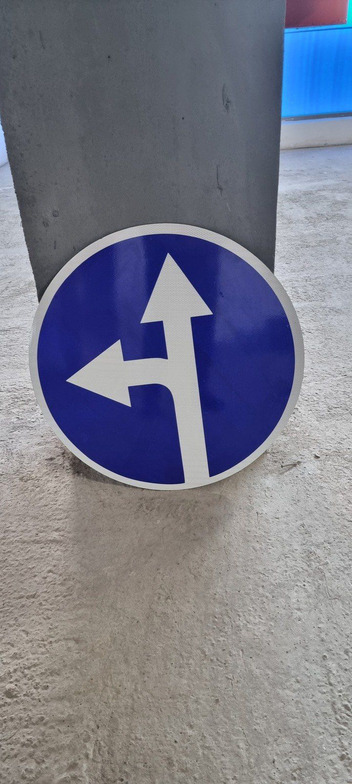 Yol nişanları — Ağıllı ev və təhlükəsizlik, Bakı (2)