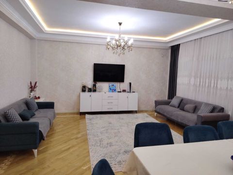 Satılır 4 otaqlı yeni tikili 190 m² — Bakı
