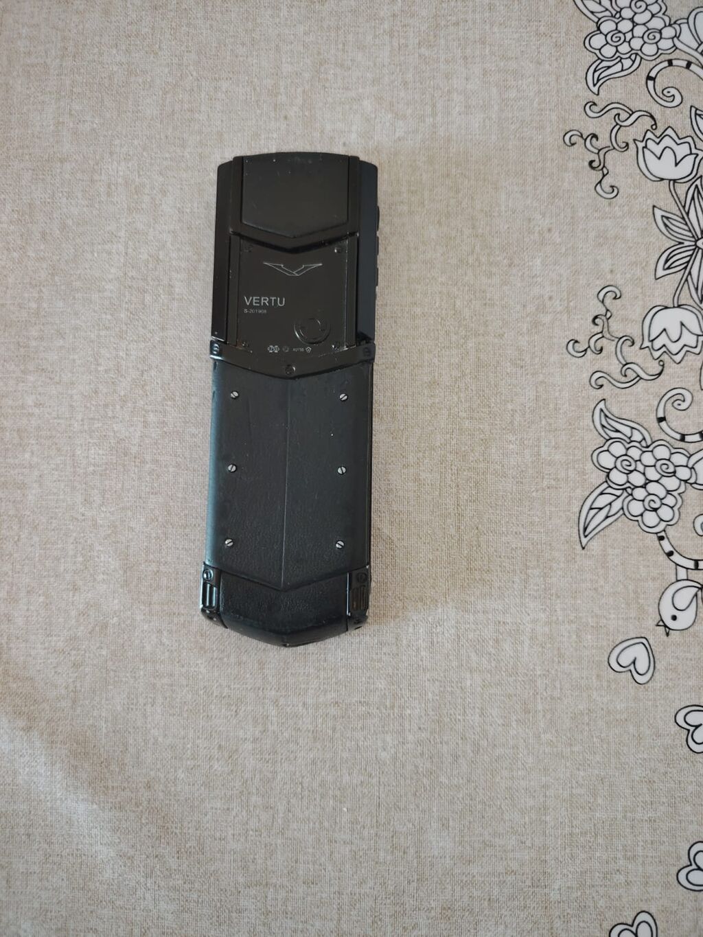 Vertu 2 GB Memory Capacity, rəng - Qara, İki sim kartlı — Vertu, Bakı (2)