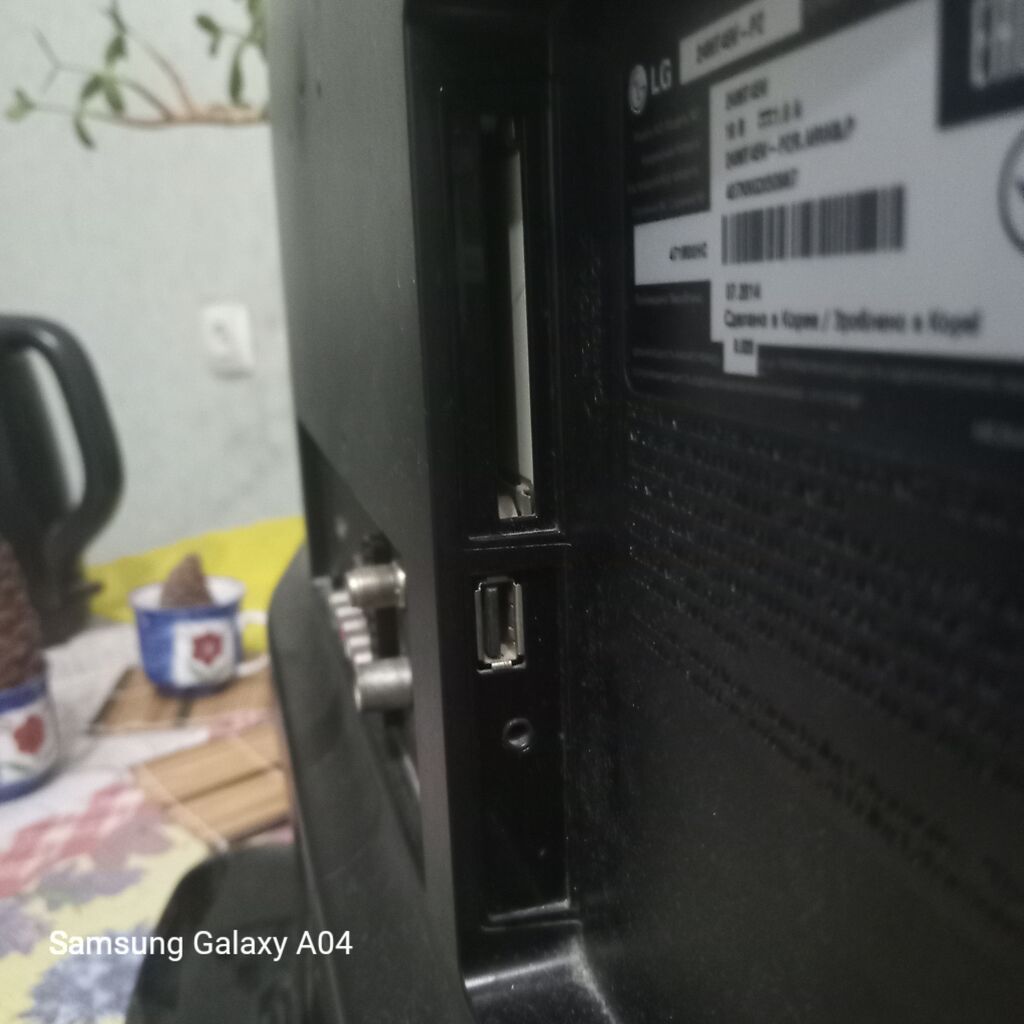 LG LED televizor – kompakt ölçülü ekran, masaüstü dayaqla — Televizorlar, Bakı (6)