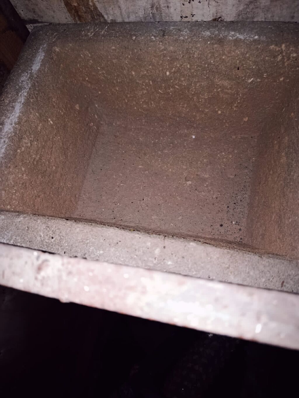 Beton yem/yarmaq qabı – divara bərkidilən, düzbucaqlı formalı, dərin — Qablar və dərə, Digah (2)