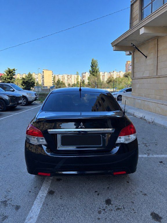 Mitsubishi Attrage, 1.2 L, 2014 il, 242 379 km — Avtomobillər, Bakı (2)