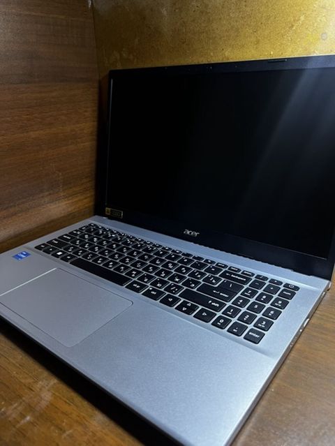 Acer noutbuk – 15.6" ekranlı, gümüşü gövdə İntel core i3 12-ci nəsil — Bakı