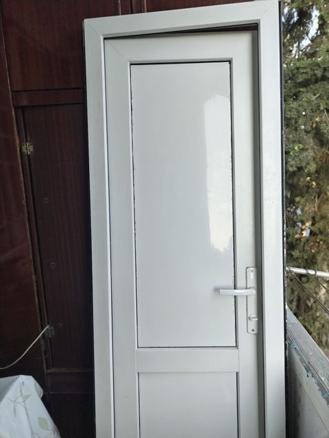 PVC qapı – ağ rəng Hundurluyu 190 eni 60 - Material: PVC profil — Bakı