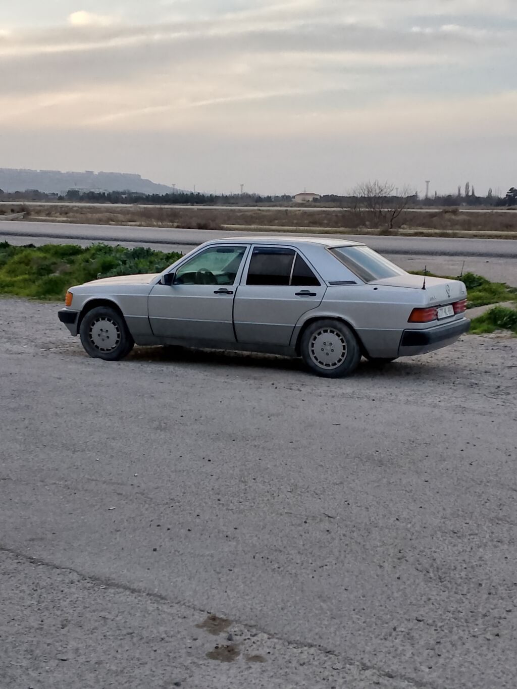 Mercedes-Benz 190 (W201): 2 l Sedan 77-NL-891 — Avtomobillər, Bakı (3)