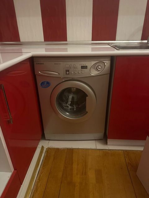Paltaryuyan satılır Qiymet 250 azn.Ünvan 9cu mkr (7217) Elmira — Bakı