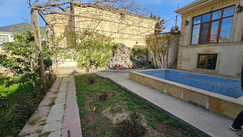 Satılır 5 otaqlı həyət evi/bağ evi 400 m² — Ev, villa, Bakı (12)