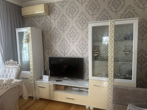 köçlə bağlı satılır heçbir qırığı sınığı yoxdu — Bakı