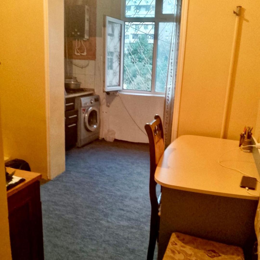 Satılır 1 otaqlı köhnə tikili 47 m² — Mənzil, Bakı (3)