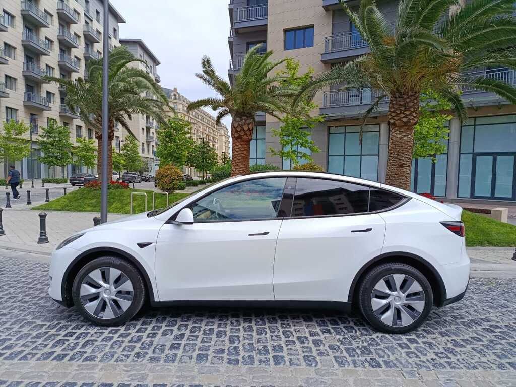 Tesla Model Y, 75 kWh, 2023 il, 83 000 km — Avtomobillər, Bakı (4)