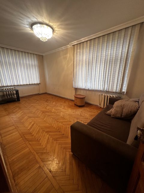 İcarəyə verilir 2 otaqlı köhnə tikili 60 m² — Bakı