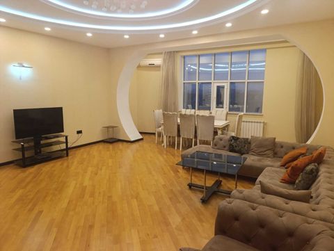 Satılır 3 otaqlı yeni tikili 160 m² — Bakı