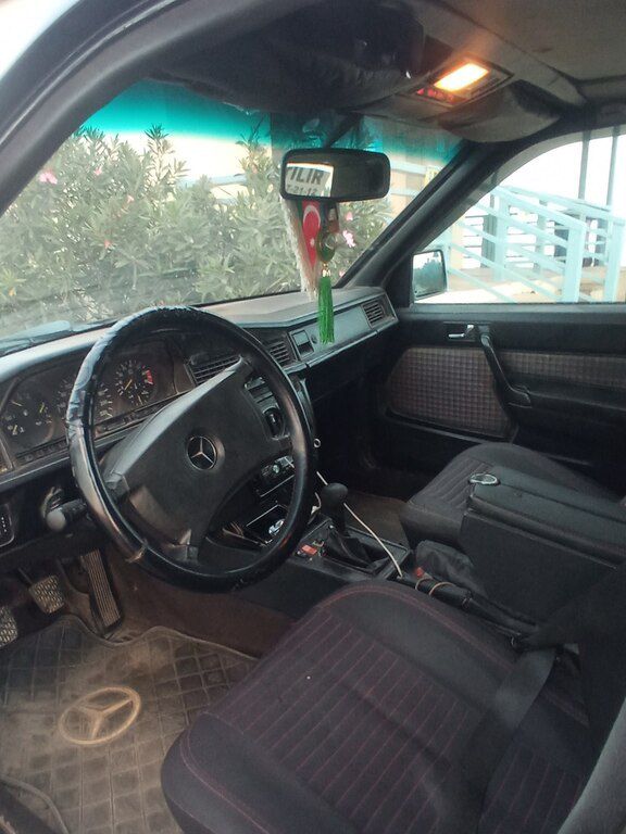 Mercedes 190, 2.0 L, 1990 il, 570 023 km 10-OT-058 — Avtomobillər, Bakı (5)