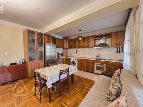 4 otaqlı mənzil, 100 m², Kaspi məktəbin yaxınlığı — Məlahət x.