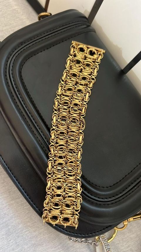 Qızılı enli qolbaq 750 azn - Material: metal ərintisi, qızılı rəng — Bakı