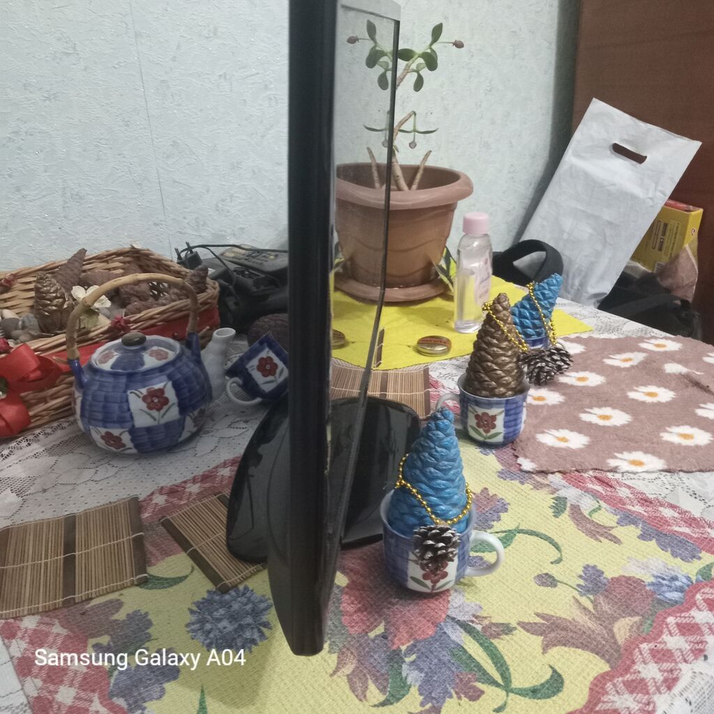 LG LED televizor – kompakt ölçülü ekran, masaüstü dayaqla — Televizorlar, Bakı (4)