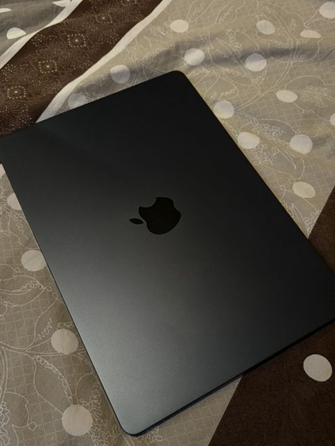 Apple MacBook M4 (Space Gray) noutbuku - 13–14 düymlük incə çərçivəli — Bakı